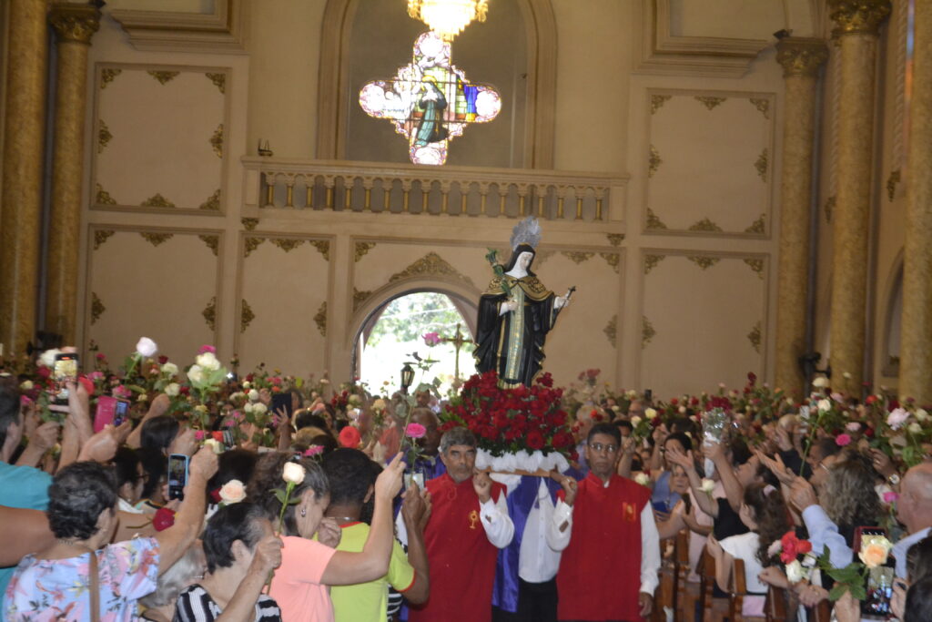 Solene Missa Das Rosas De Santa Rita De C Ssia Par Quia Santa